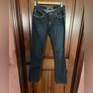 Robin’s Jean women jeans. Size 25 in a very good condition. Fabulous jeans.
